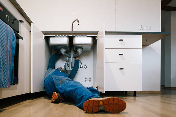 Professional Drain Cleaning technician working in Glendale, MO